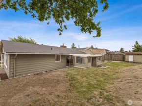 2231 Eastview Avenue NE, Bremerton WA 98310