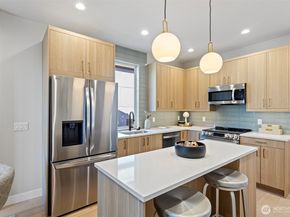 4116 NE 60th Street B, Seattle WA 98115