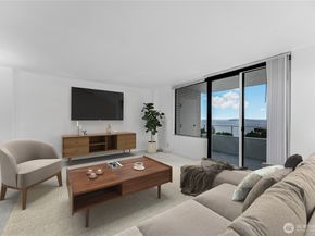 521 5th Avenue W 306, Seattle WA 98119