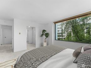 521 5th Avenue W 306, Seattle WA 98119
