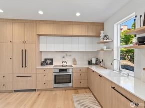 4412 Corliss Avenue N B, Seattle WA 98103