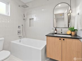 4412 Corliss Avenue N B, Seattle WA 98103
