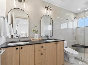 4412 Corliss Avenue N B, Seattle WA 98103