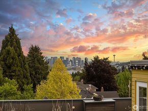 4412 Corliss Avenue N B, Seattle WA 98103