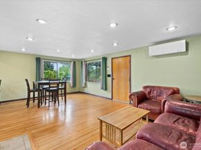 8724 16th Avenue SW, Seattle WA 98106