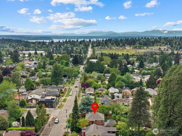 8724 16th Avenue SW, Seattle WA 98106