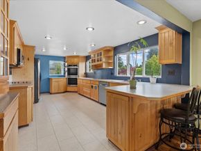 8724 16th Avenue SW, Seattle WA 98106