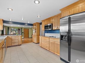 8724 16th Avenue SW, Seattle WA 98106