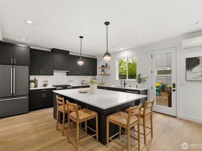 6233 Carleton Avenue S, Seattle WA 98108