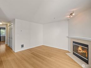 1900 NE 48th Street E205, Renton WA 98056