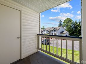 1900 NE 48th Street E205, Renton WA 98056