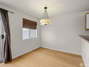 1900 NE 48th Street E205, Renton WA 98056