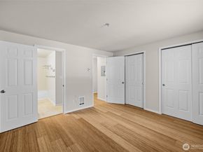 1900 NE 48th Street E205, Renton WA 98056