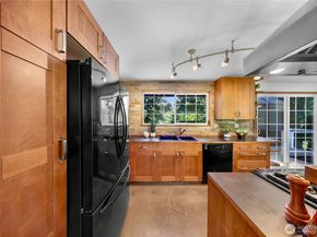 16237 NE 99th Street, Redmond WA 98052
