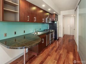 910 Lenora Street S1000, Seattle WA 98121