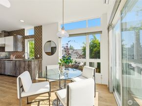 4008 Linden AVE N A, Seattle WA 98103