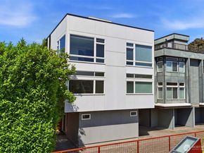 4008 Linden AVE N A, Seattle WA 98103