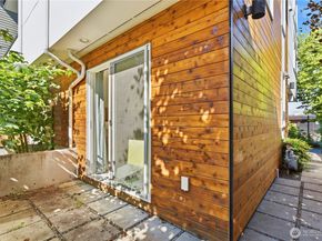 4008 Linden AVE N A, Seattle WA 98103