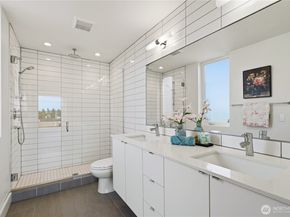 4008 Linden AVE N A, Seattle WA 98103