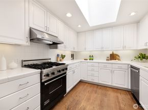 130 141st Place NE, Bellevue WA 98007