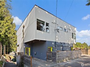 8424 24th Avenue SW, Seattle WA 98106