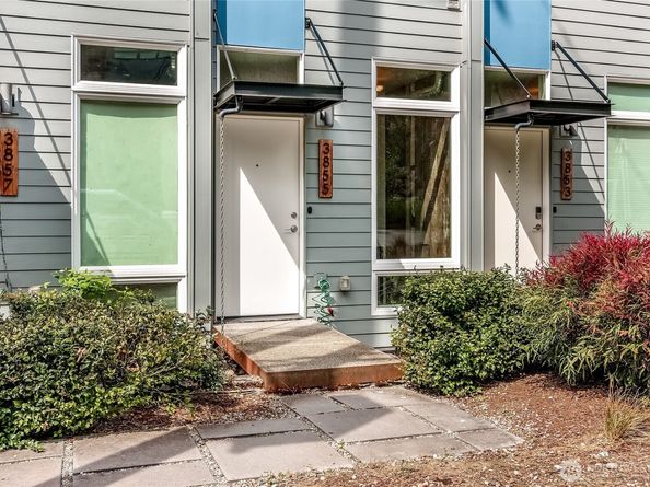 3855 21st Avenue SW, Seattle WA 98106
