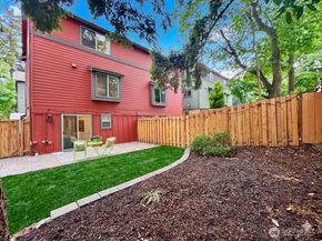 2138 N 113th Street B, Seattle WA 98133