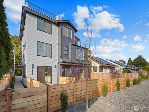 518 N 102nd Street, Seattle WA 98133