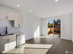 518 N 102nd Street, Seattle WA 98133