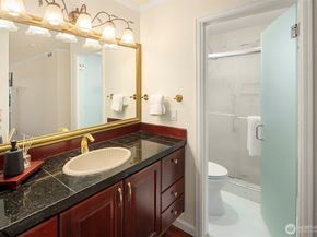 2565 Dexter Avenue N 303, Seattle WA 98109