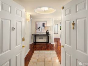 2565 Dexter Avenue N 303, Seattle WA 98109