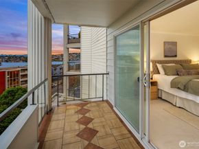 2565 Dexter Avenue N 303, Seattle WA 98109