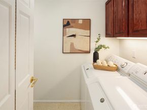 2565 Dexter Avenue N 303, Seattle WA 98109