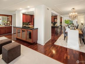 2565 Dexter Avenue N 303, Seattle WA 98109
