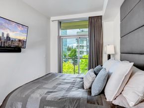 10610 NE 9th Place 400, Bellevue WA 98004