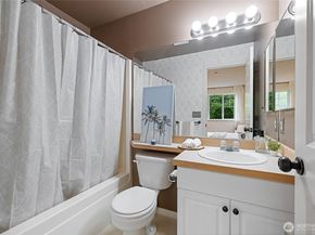 2300 Jefferson Avenue NE G128, Renton WA 98056
