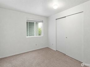 25327 118th Avenue SE, Kent WA 98030