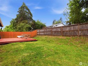 25327 118th Avenue SE, Kent WA 98030