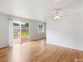 25327 118th Avenue SE, Kent WA 98030