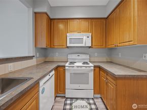 13000 Admiralty Way J101, Everett WA 98204