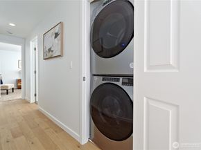 18523 68th Avenue NE 102, Kenmore WA 98028