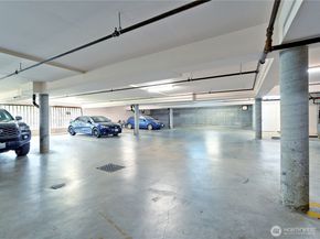 18523 68th Avenue NE 102, Kenmore WA 98028