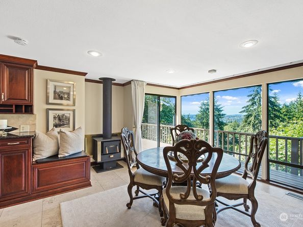 4825 88th Avenue SE, Mercer Island WA 98040
