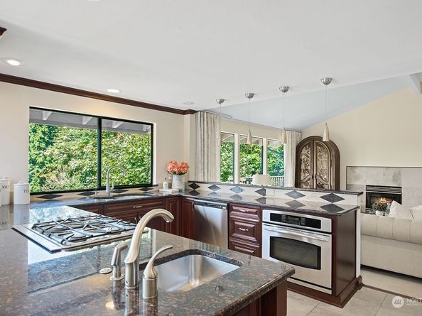 4825 88th Avenue SE, Mercer Island WA 98040