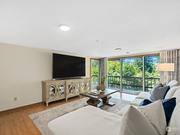 4825 88th Avenue SE, Mercer Island WA 98040