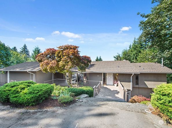 4825 88th Avenue SE, Mercer Island WA 98040