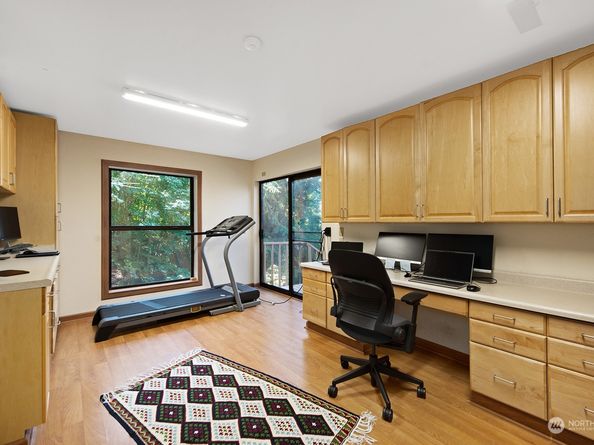 4825 88th Avenue SE, Mercer Island WA 98040