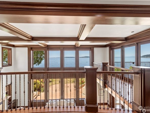 8711 Talbot Road, Edmonds WA 98026