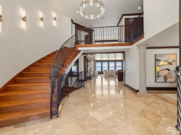 8711 Talbot Road, Edmonds WA 98026