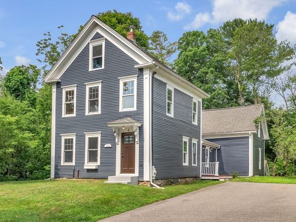 4 Shaw St, Medway MA 02053